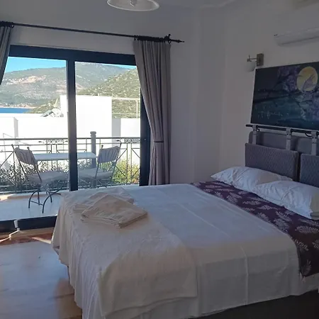 Sandarra Kalkan Vila *